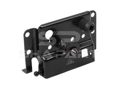 4.68345 Engine hood slot