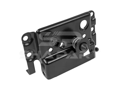 4.68348 Engine hood slot
