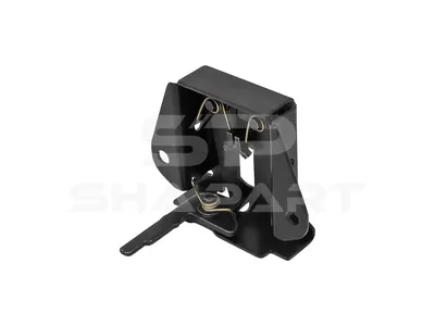 4.68566 Engine hood slot